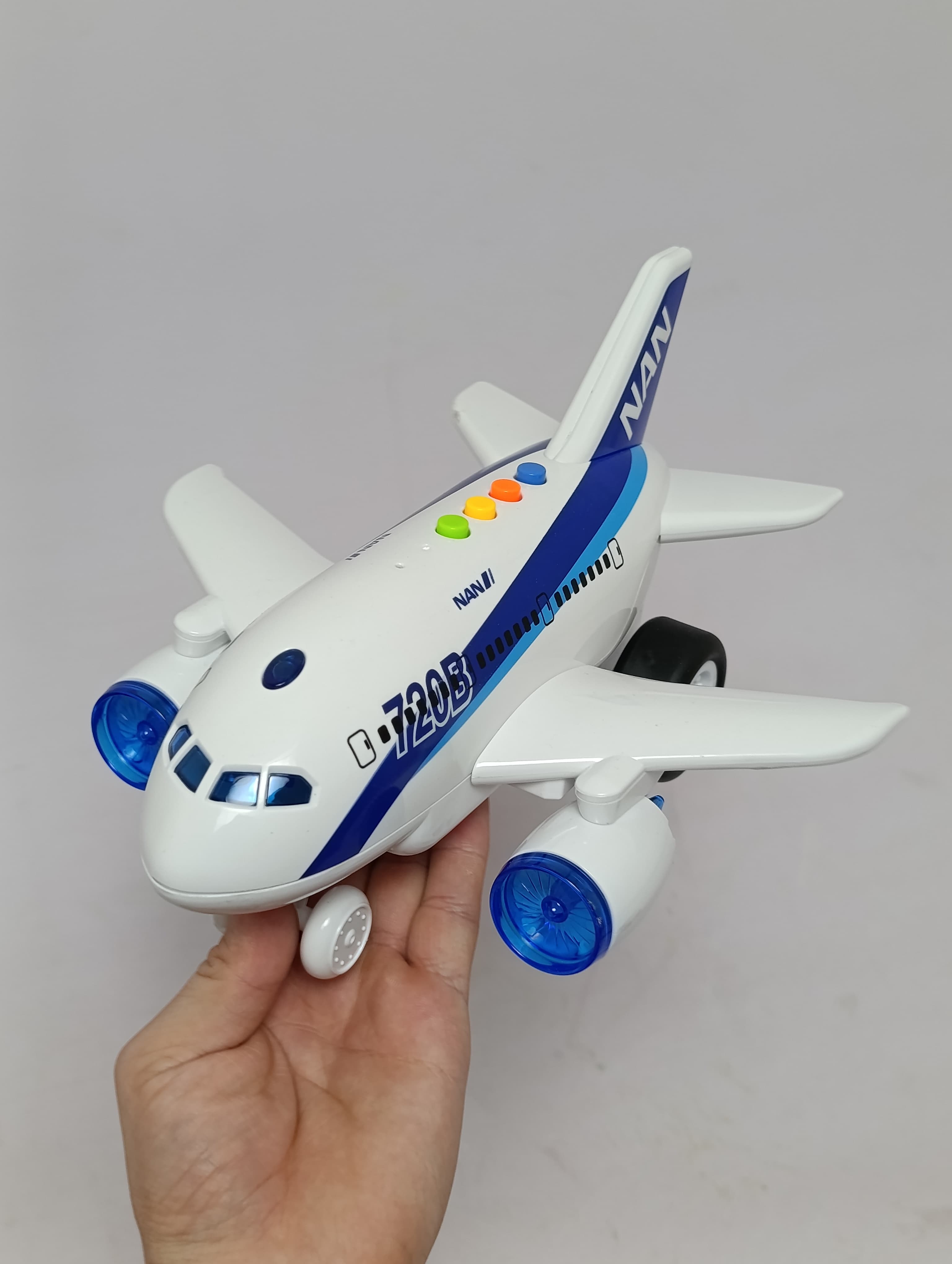 Игрушечный самолет City Aviation пассажирский лайнер с инерцией, светом и звуком — фото 3