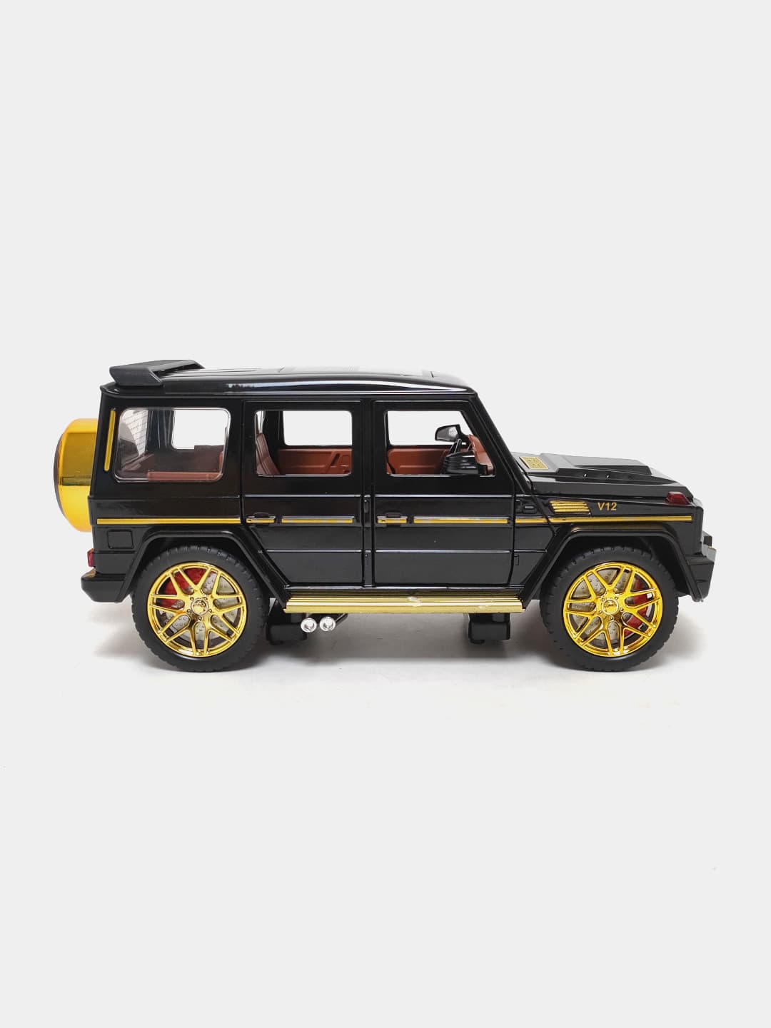 Коллекционная модель Mercedes-Benz Gelandewagen G63 черный золотой 25 см. — фото 3