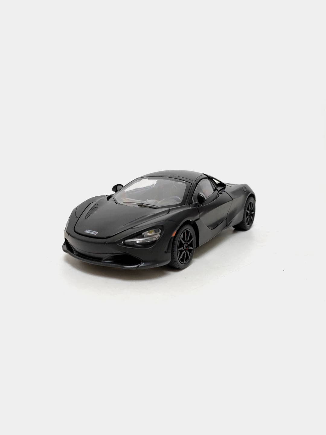 Металлическая модель автомобиля McLaren 720S Spider 1:24 коллекционная белая — фото 3