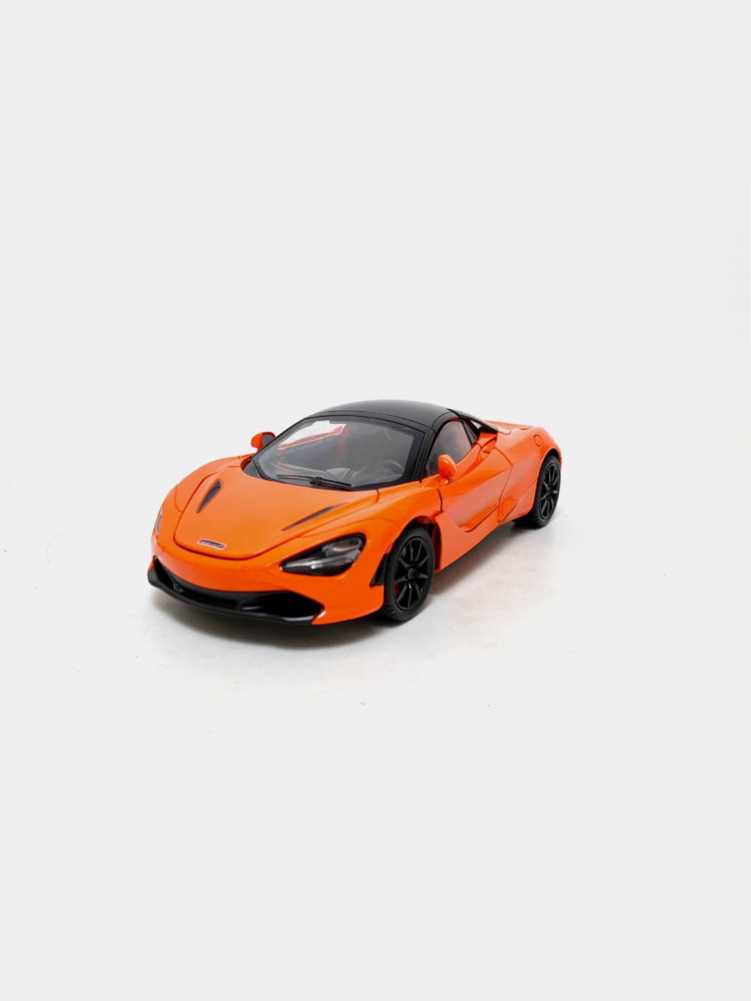 Металлическая модель автомобиля McLaren 720S Spider 1:24 коллекционная белая — фото 4