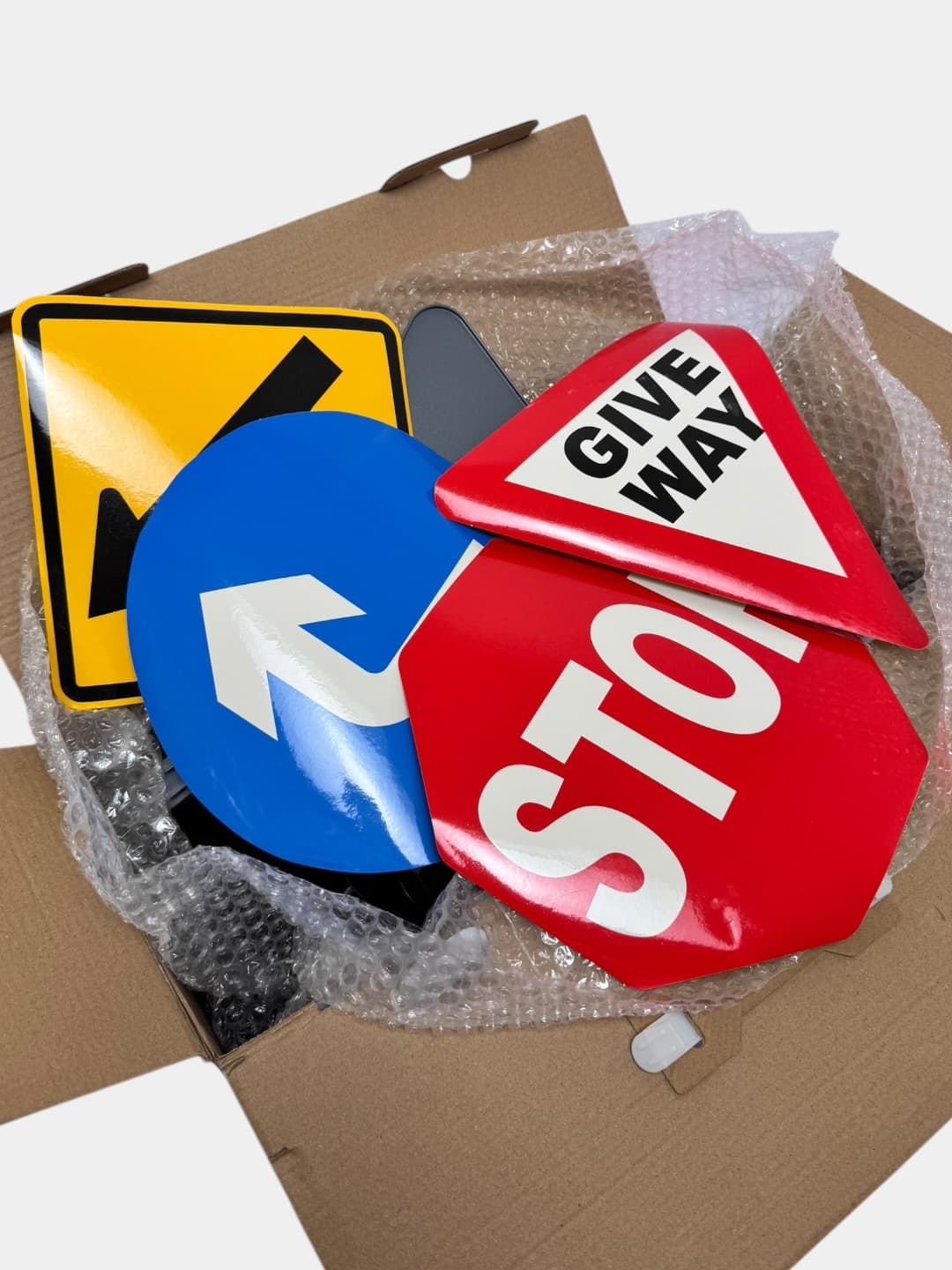Набор дорожных знаков ROAD SIGNS, Обучение ПДД в игре, Для детей от 3 лет, Безопасный пластик — фото 3
