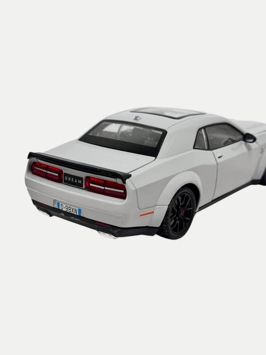 Металлическая игрушечная машина Dodge Challenger 1:24, коллекционная модель, дети 3+ — фото 6