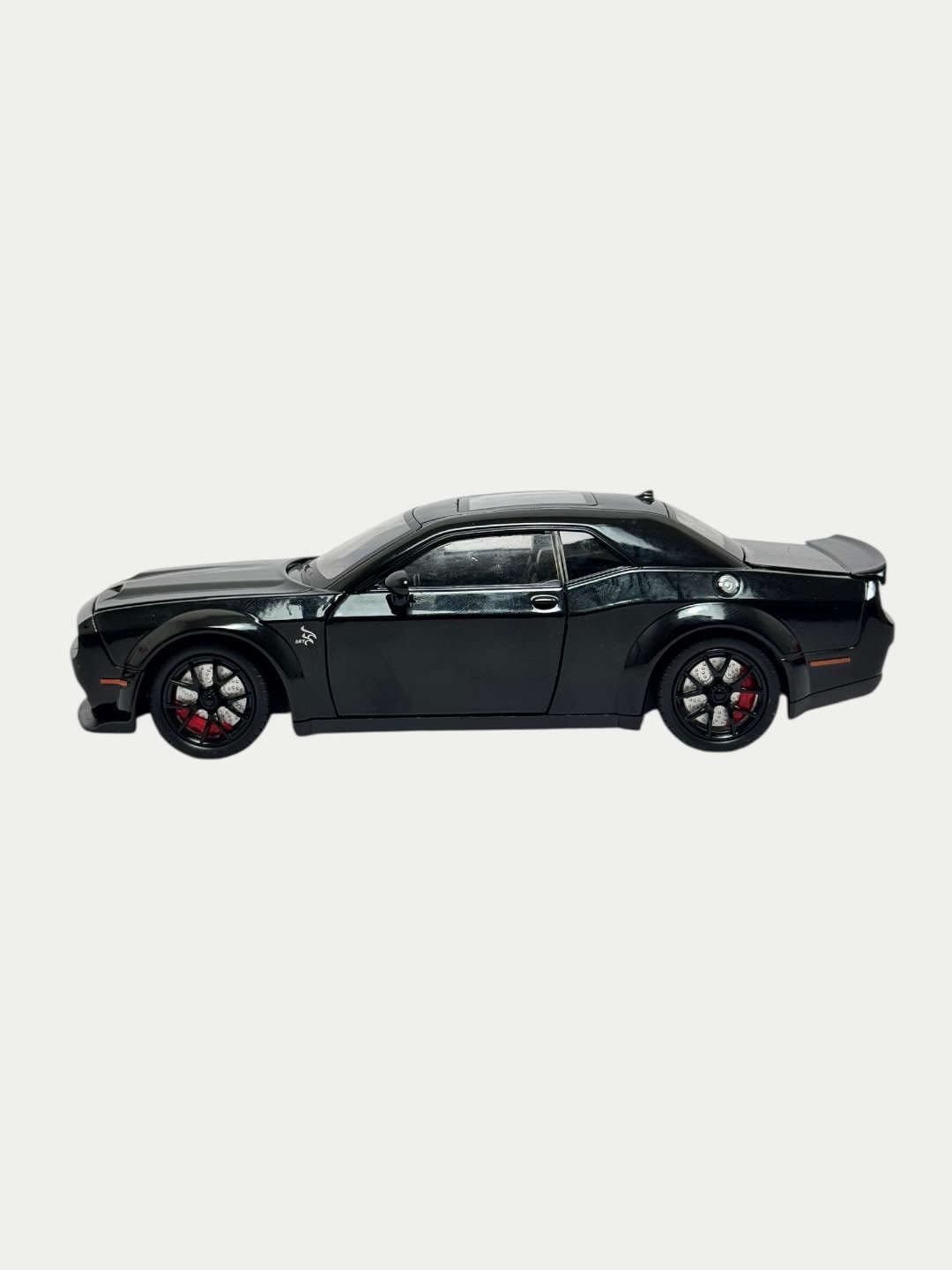 Металлическая игрушечная машина Dodge Challenger 1:24, коллекционная модель, дети 3+ — фото 8
