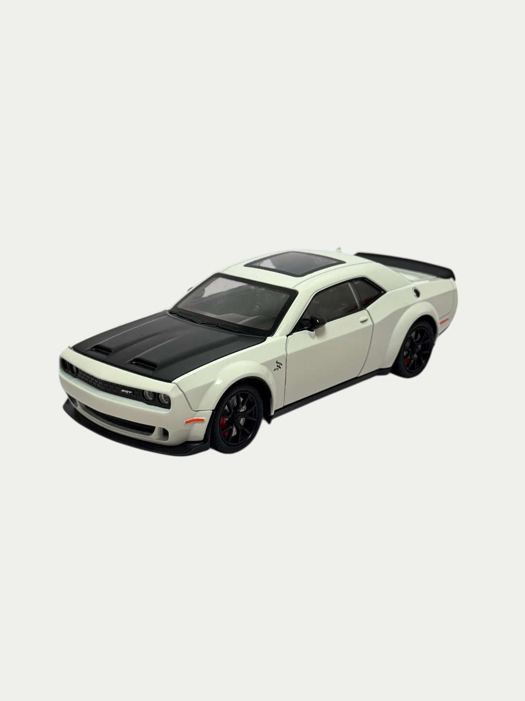 Металлическая игрушечная машина Dodge Challenger 1:24, коллекционная модель, дети 3+ — фото 10
