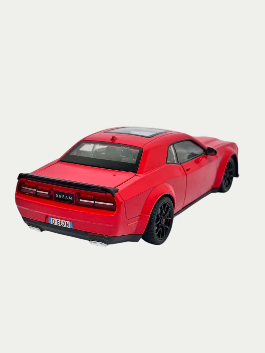 Металлическая игрушечная машина Dodge Challenger 1:24, коллекционная модель, дети 3+ — фото 3