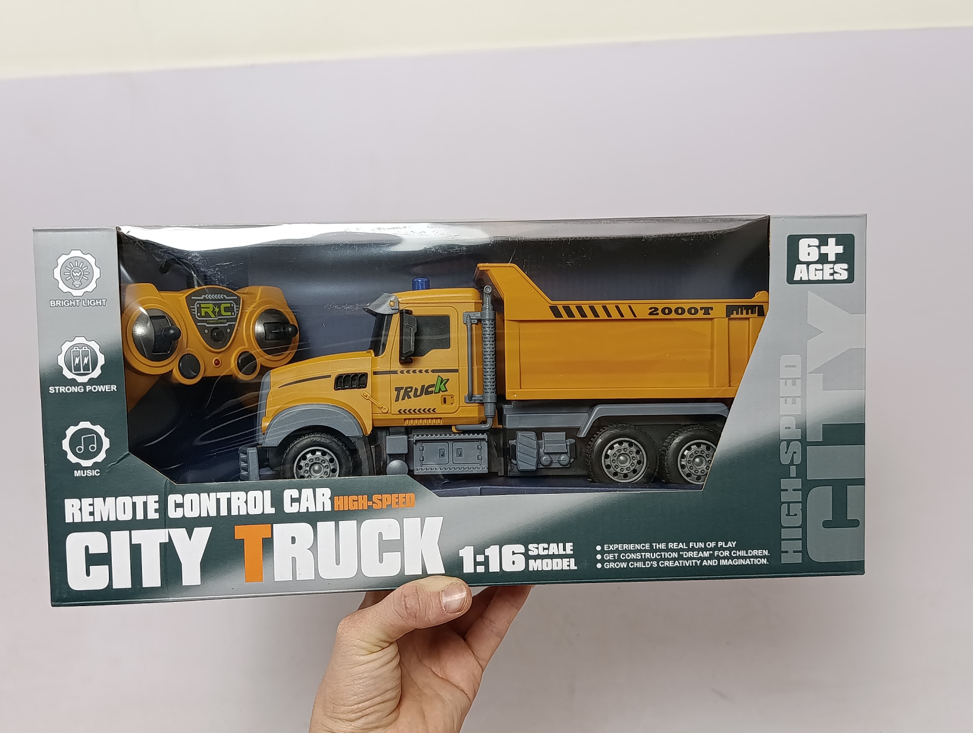 Радиоуправляемый самосвал City Truck 1:16, свет и звук, игрушечный грузовик на аккумуляторе — фото 2