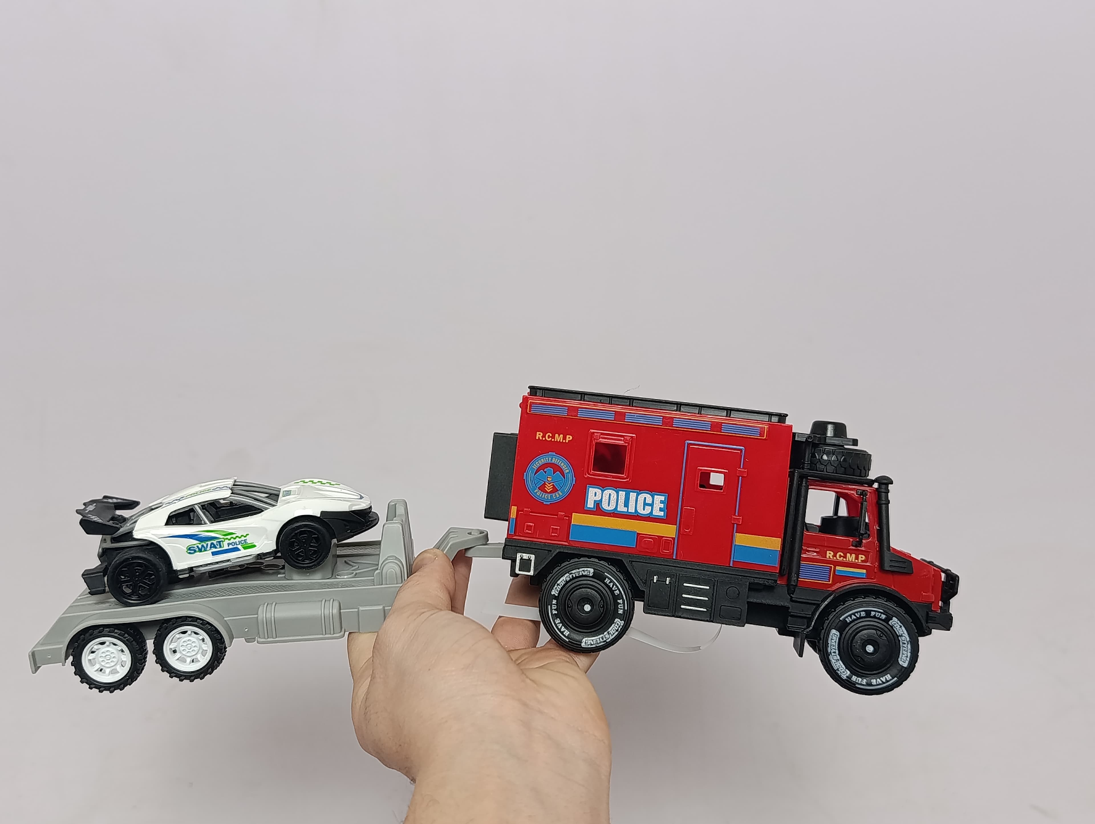Полицейская машина Recreational Vehicle инерционная со светом и звуком, игровой набор — фото 4
