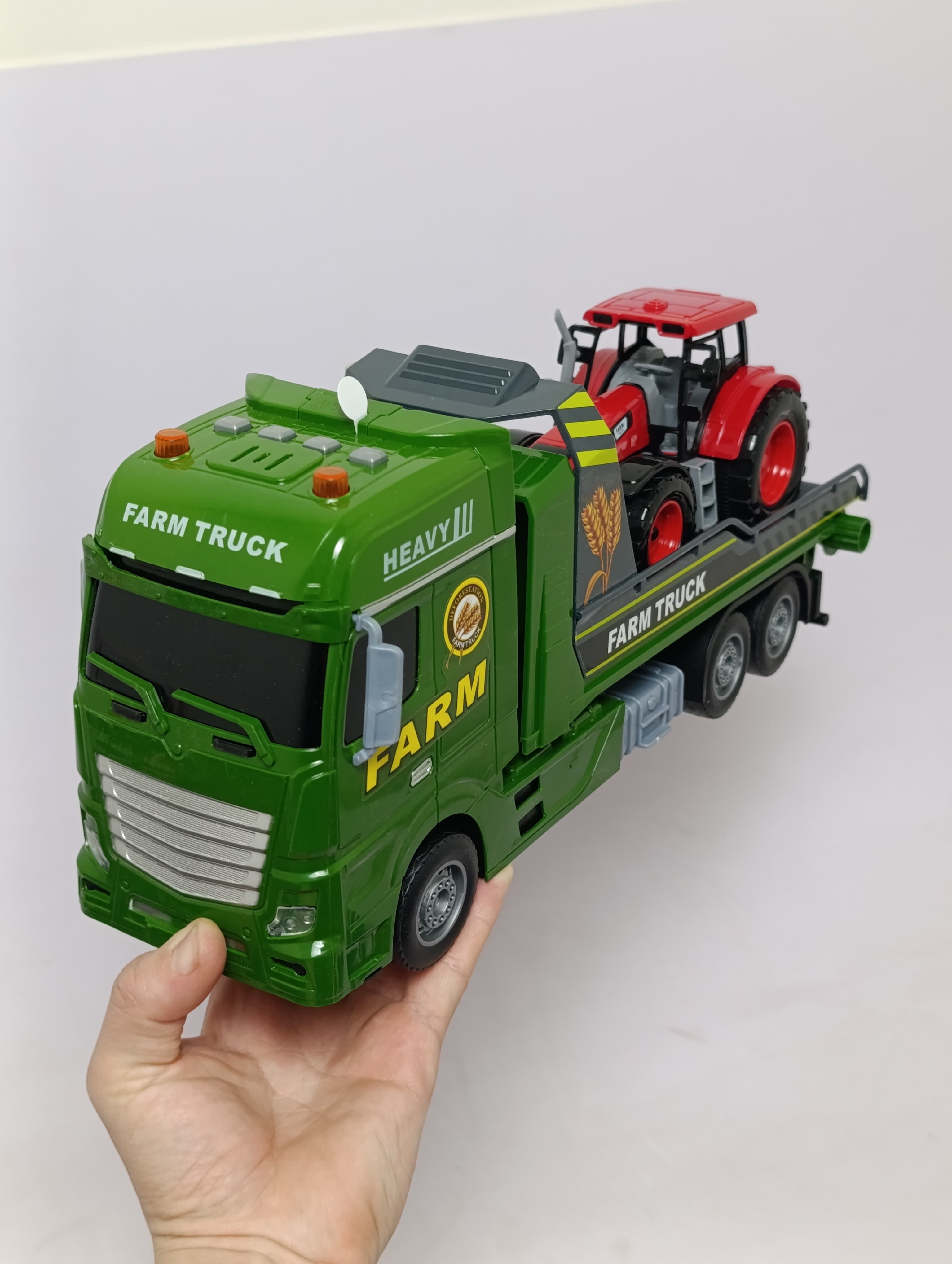 Машина эвакуатор с трактором Farm Truck, инерционный игровой набор со светом и звуком — фото 4