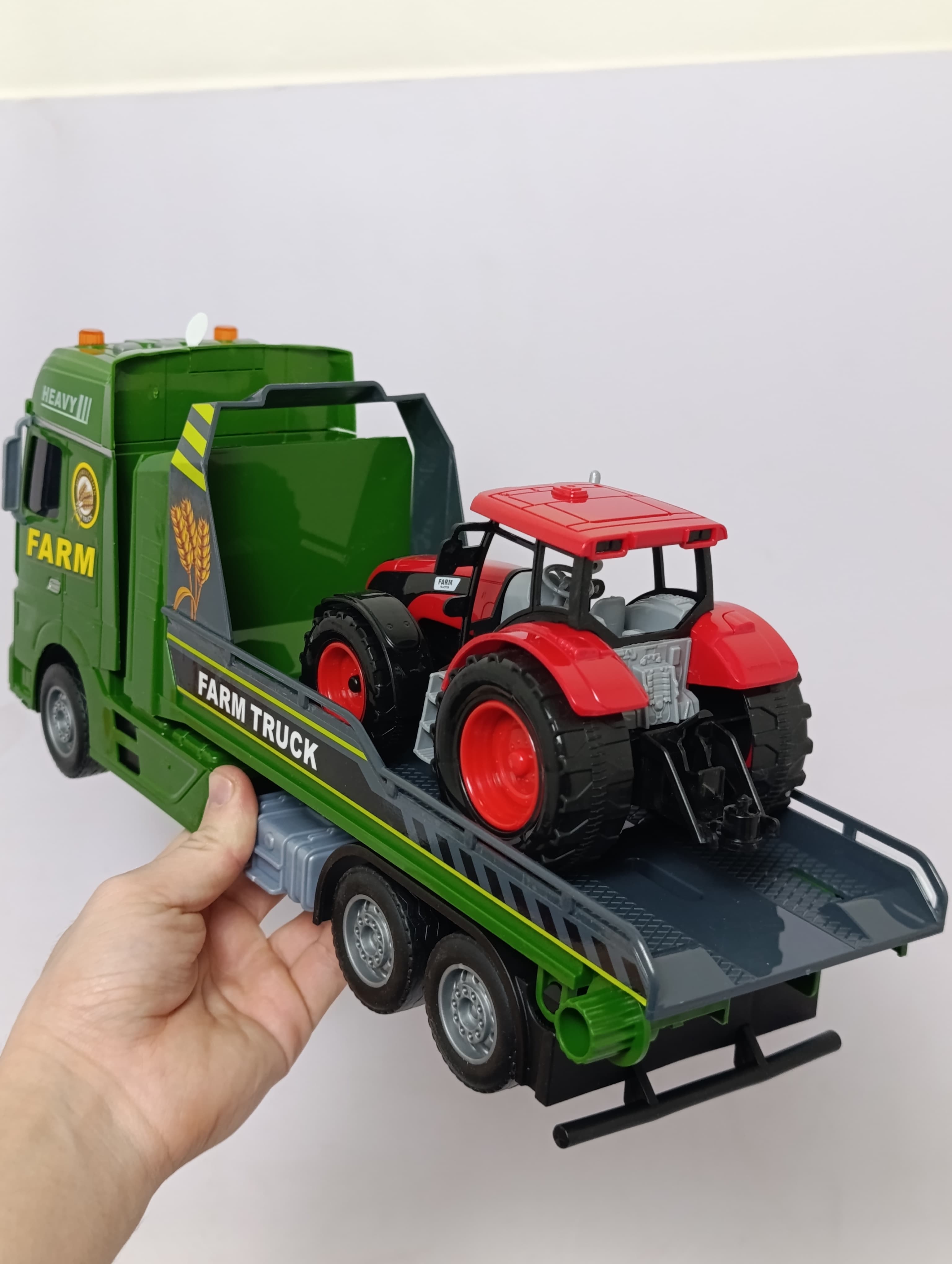 Машина эвакуатор с трактором Farm Truck, инерционный игровой набор со светом и звуком — фото 6