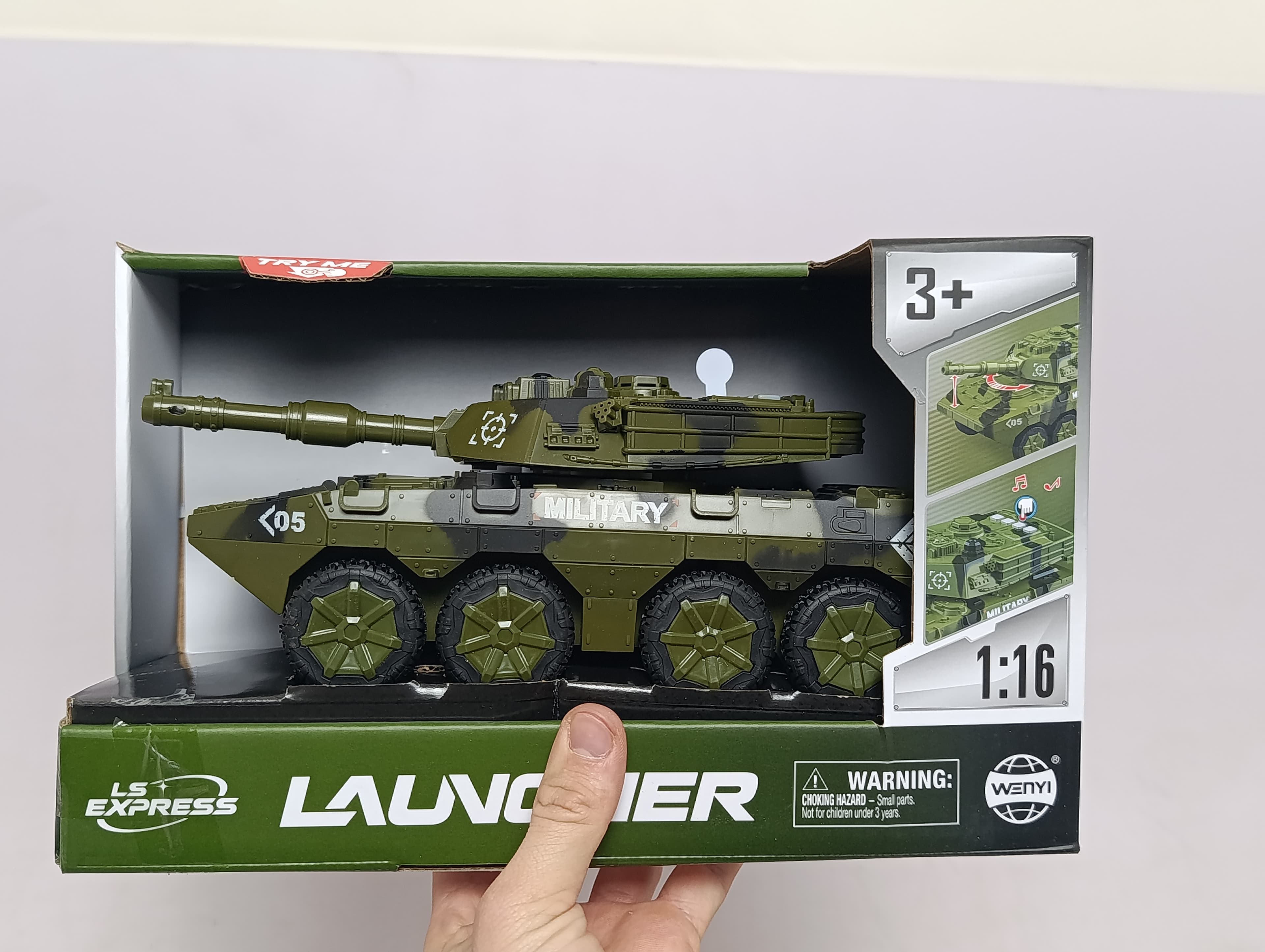Военный БТР Wenyi 1:16 инерционный со светом, звуком и пусковым механизмом для мальчиков — фото 8