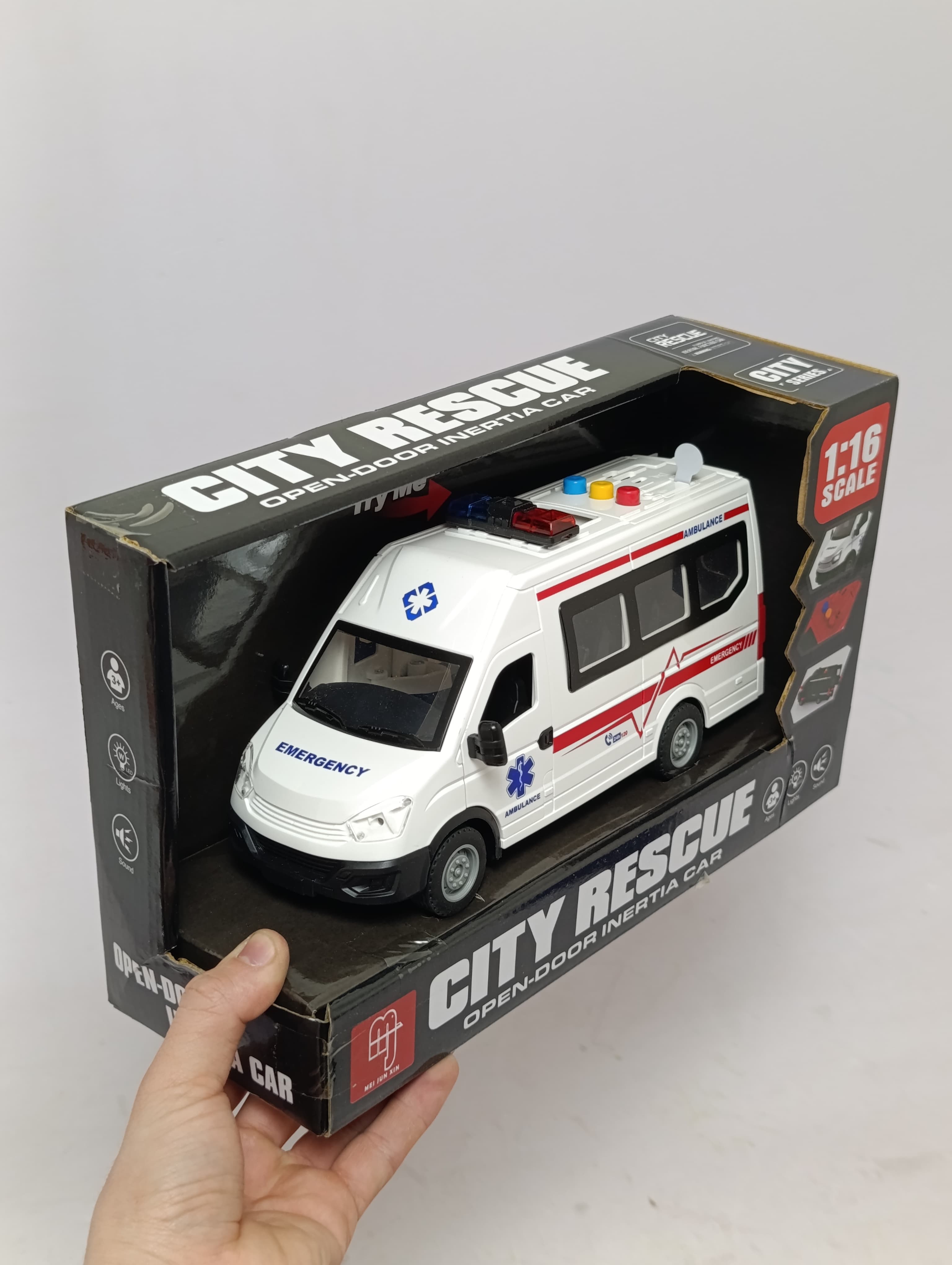 Машинка Скорая помощь 1:16, Инерционная со светом и звуком, Открываются двери
