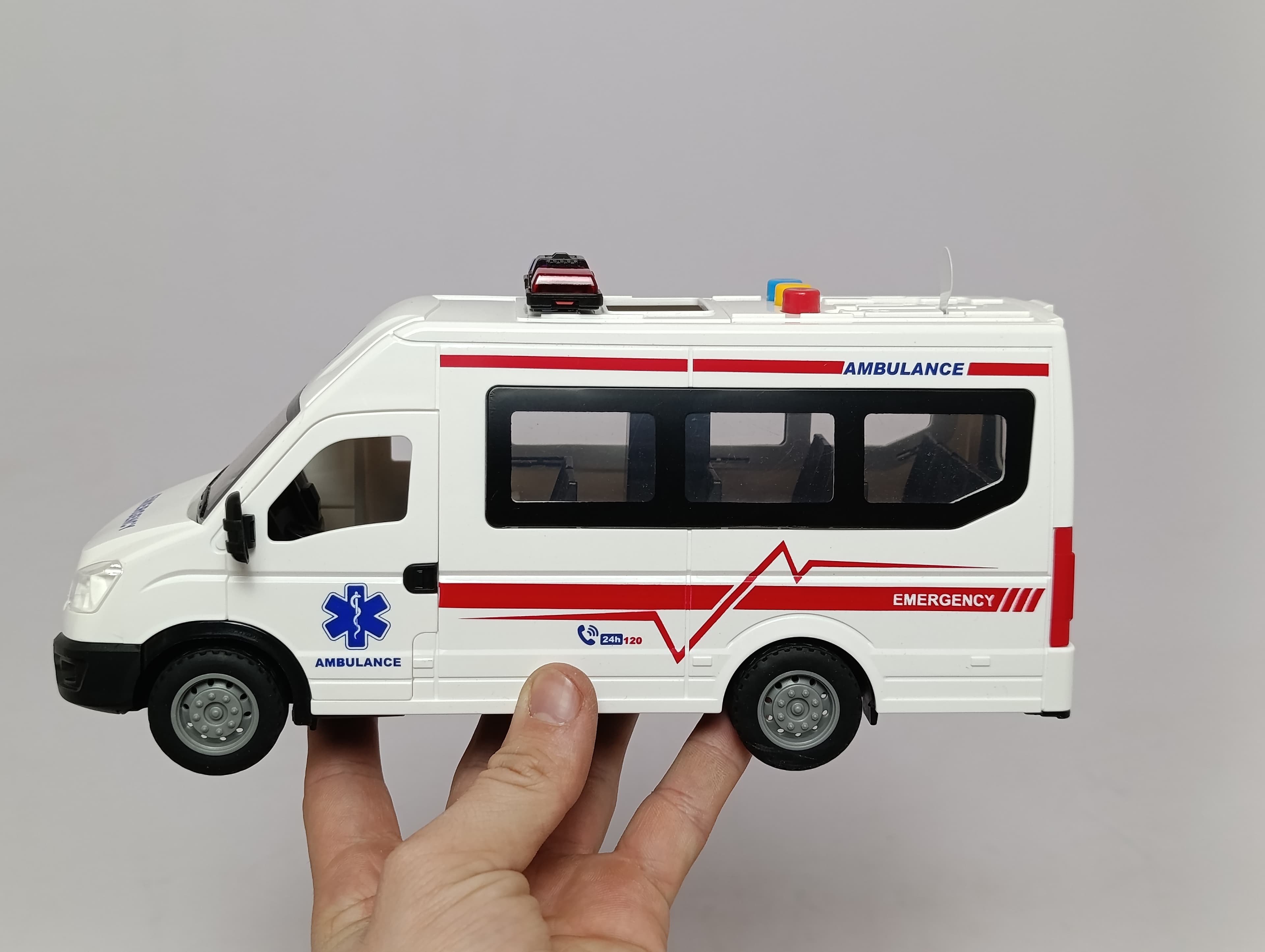 Машинка Скорая помощь 1:16, Инерционная со светом и звуком, Открываются двери — фото 4