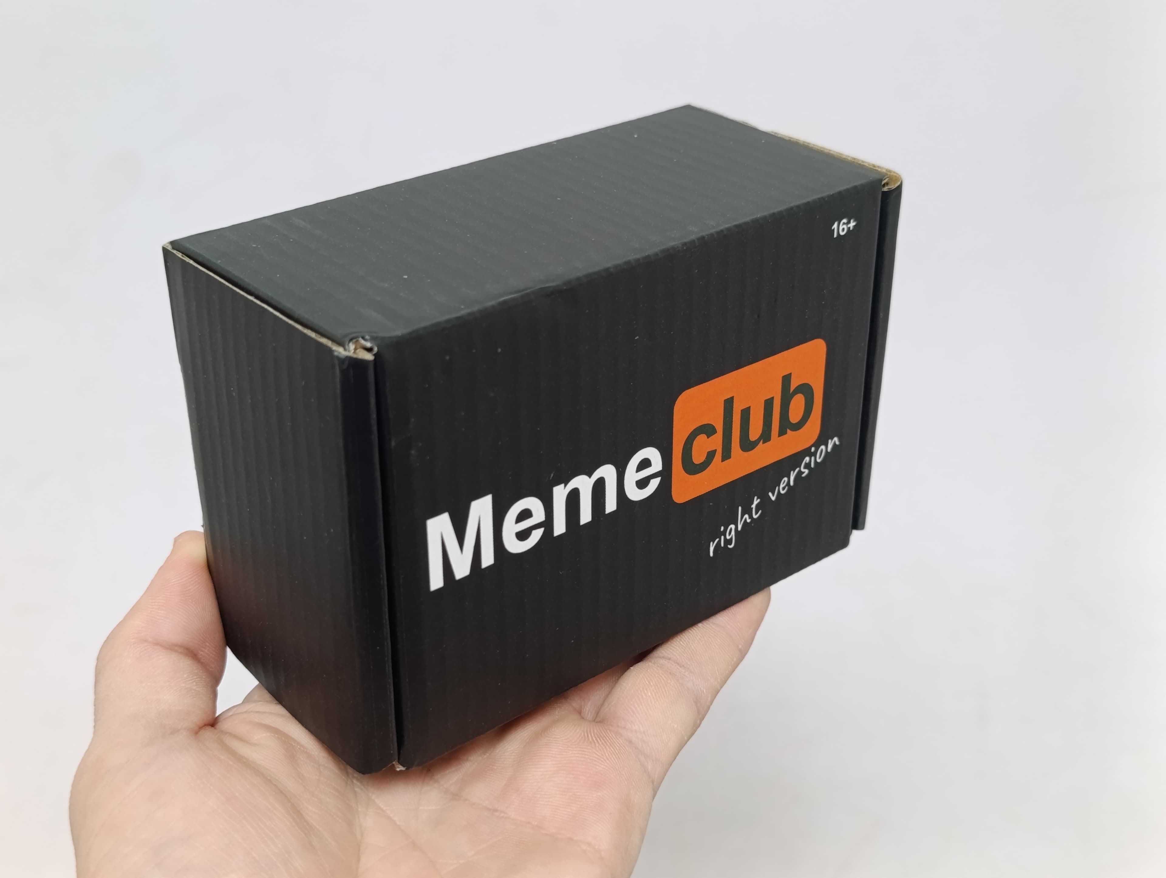 Настольная игра Meme club, Карточки с мемами для вечеринок, Для молодежи и взрослых 16+, Развитие юмора — фото 6