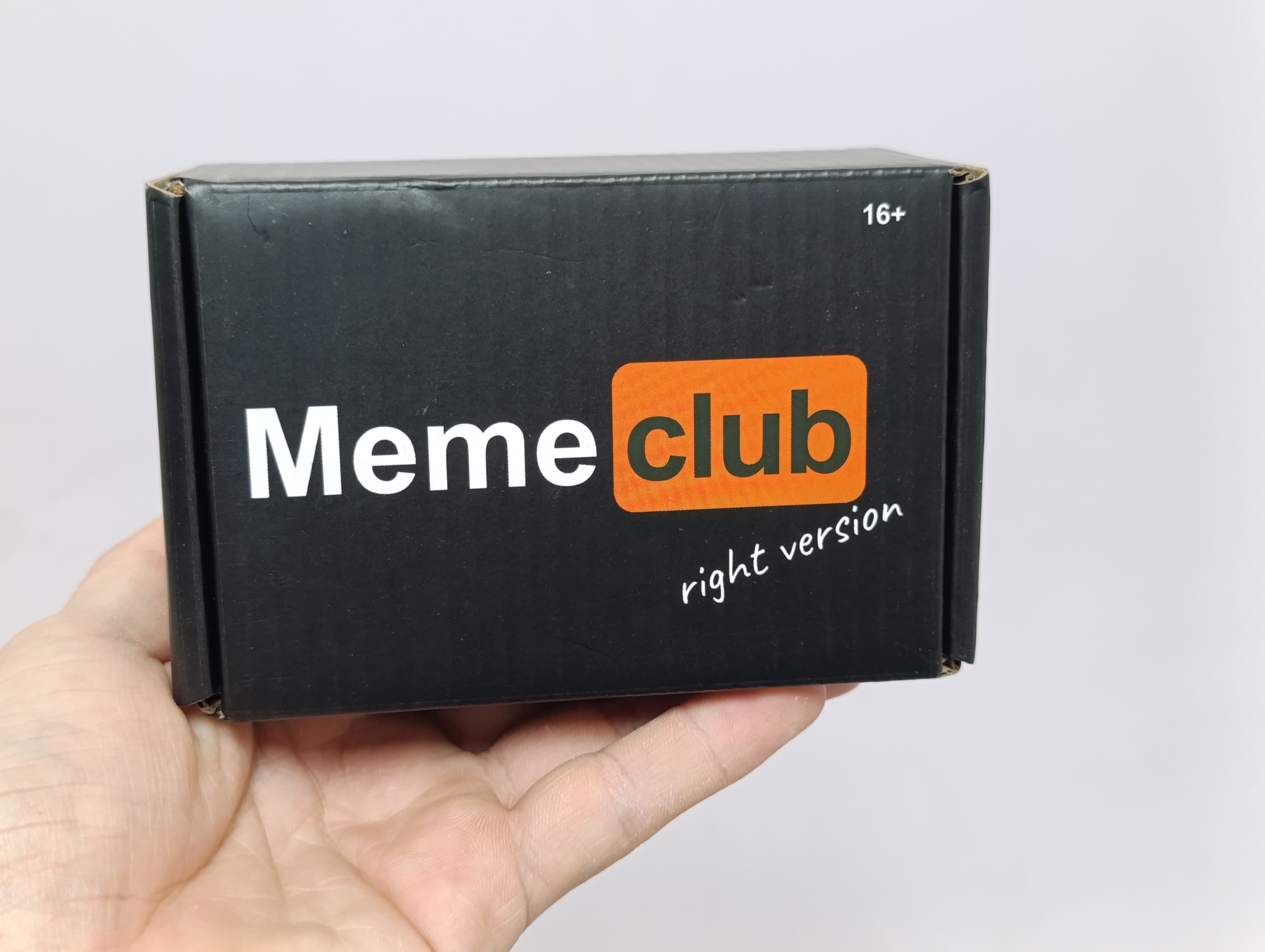 Настольная игра Meme club, Карточки с мемами для вечеринок, Для молодежи и взрослых 16+, Развитие юмора — фото 7
