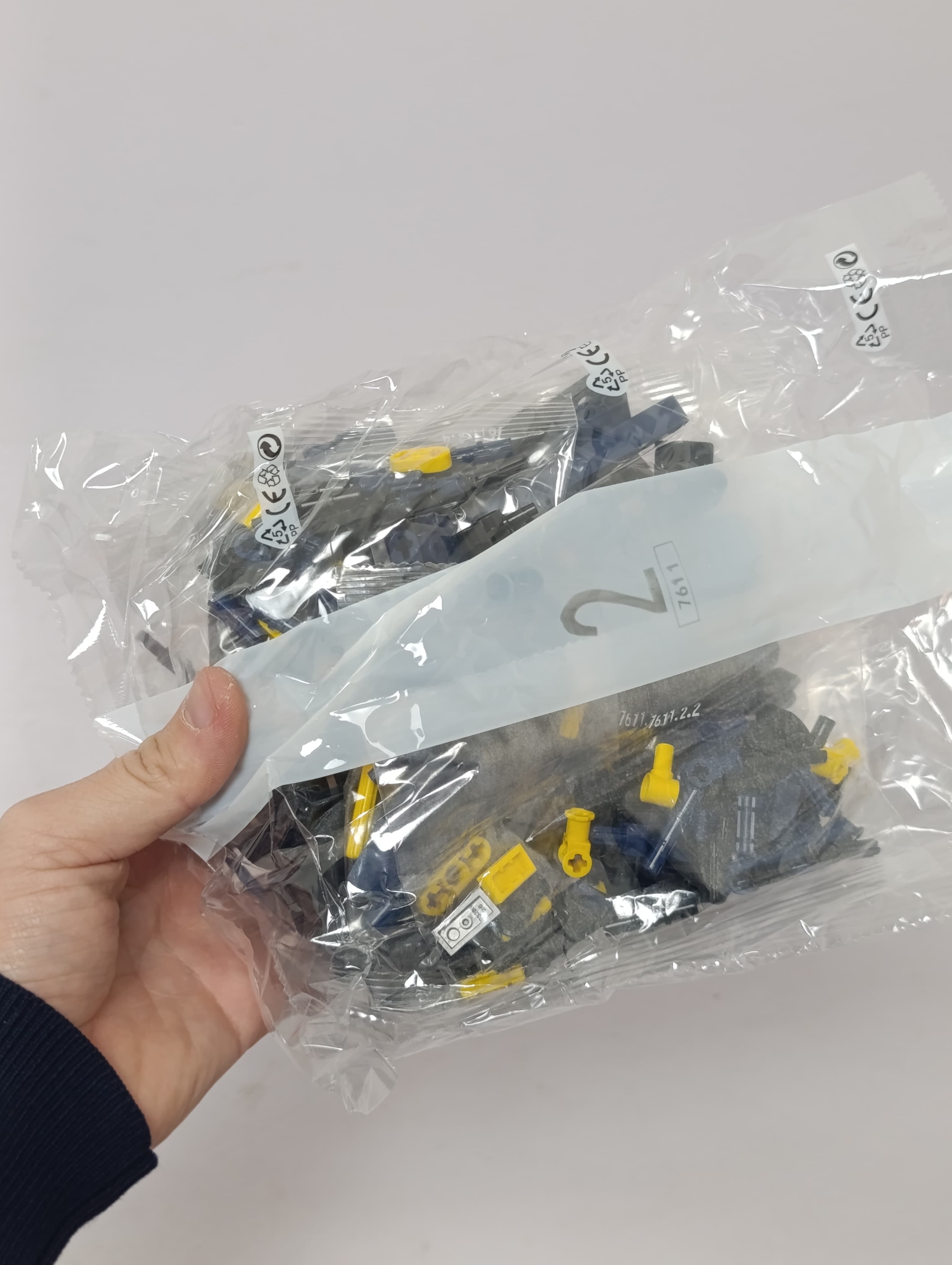Конструктор гоночный болид Формула-1, масштаб 1:14 и 575 деталей с инерционным механизмом, для детей от 6 лет — фото 5