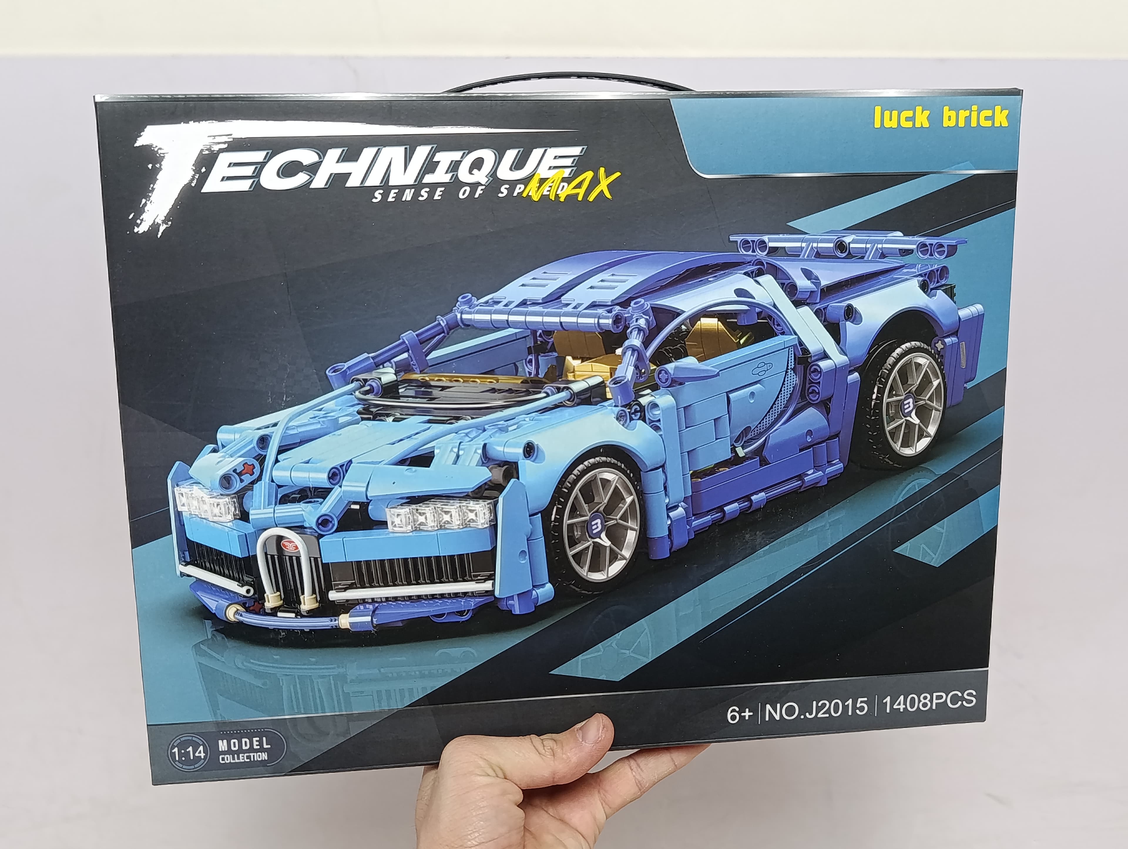 Конструктор Bugatti Chiron инерционный, Модель 1:14 на 1408 деталей, Для мальчиков и коллекционеров — фото 2