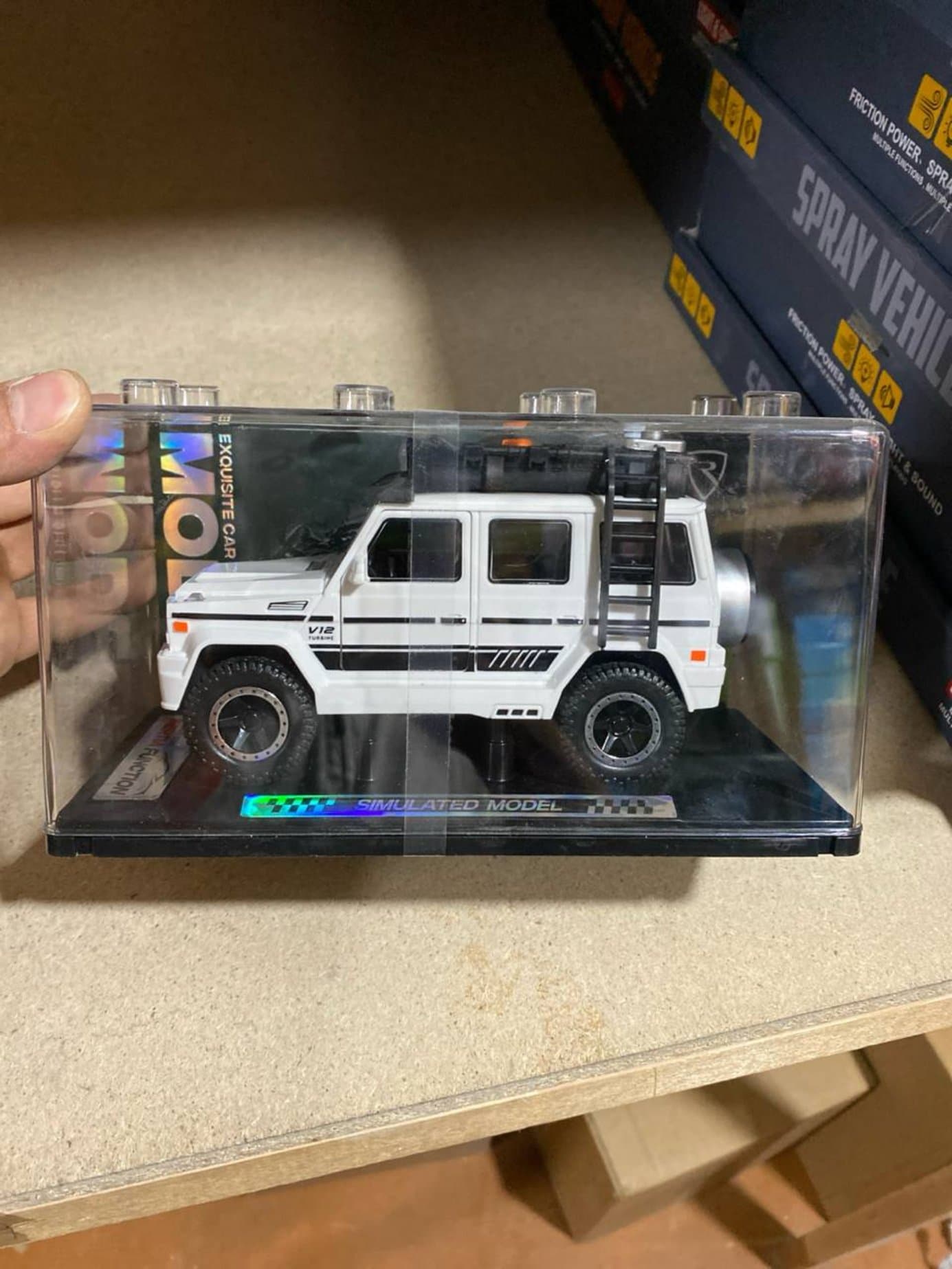 Реалистичная инерционная машинка внедорожник-кемпер OFFROAD со светом и звуком в кейсе — фото 4