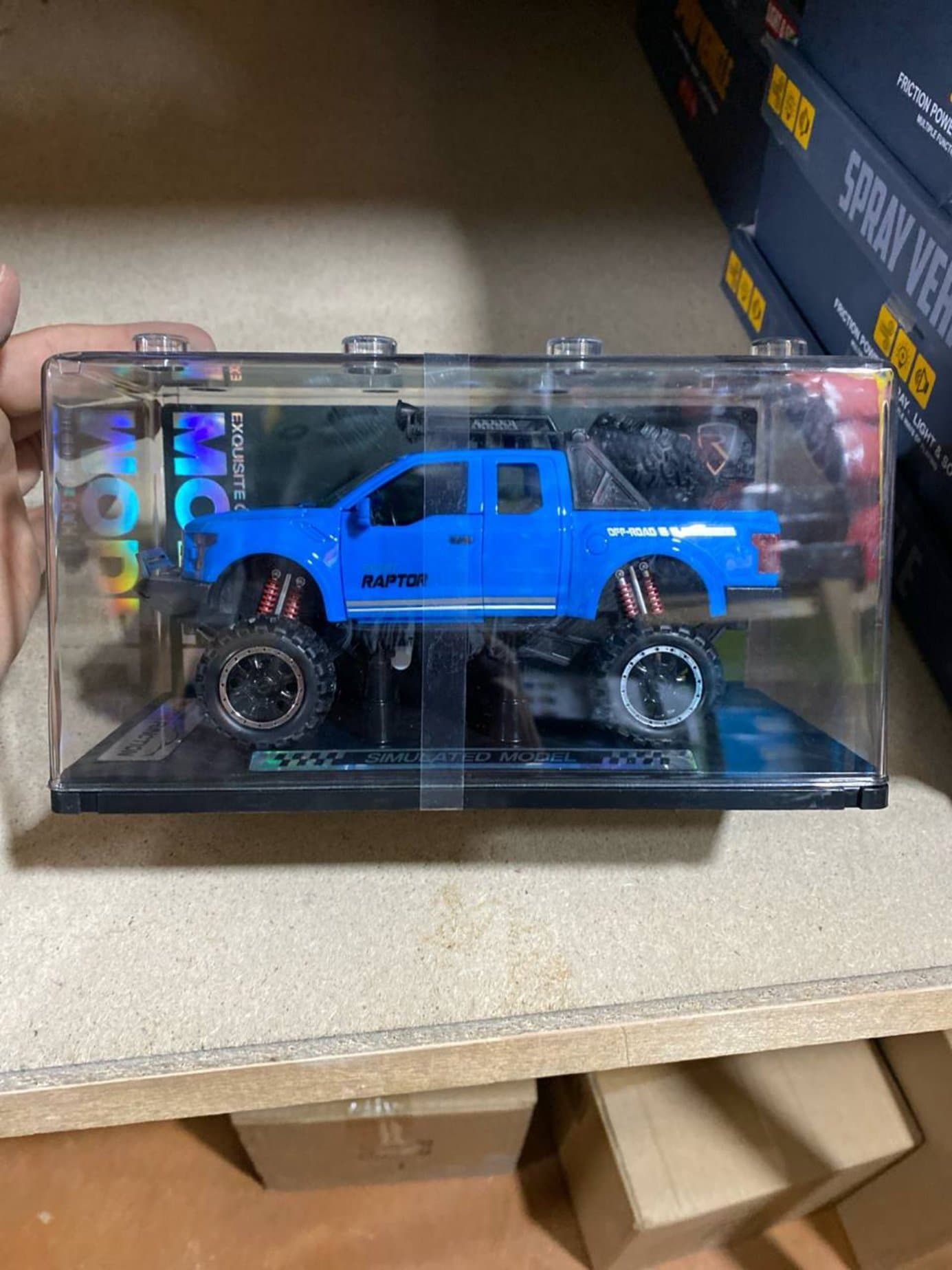 Реалистичная инерционная машинка внедорожник-кемпер OFFROAD со светом и звуком в кейсе — фото 6