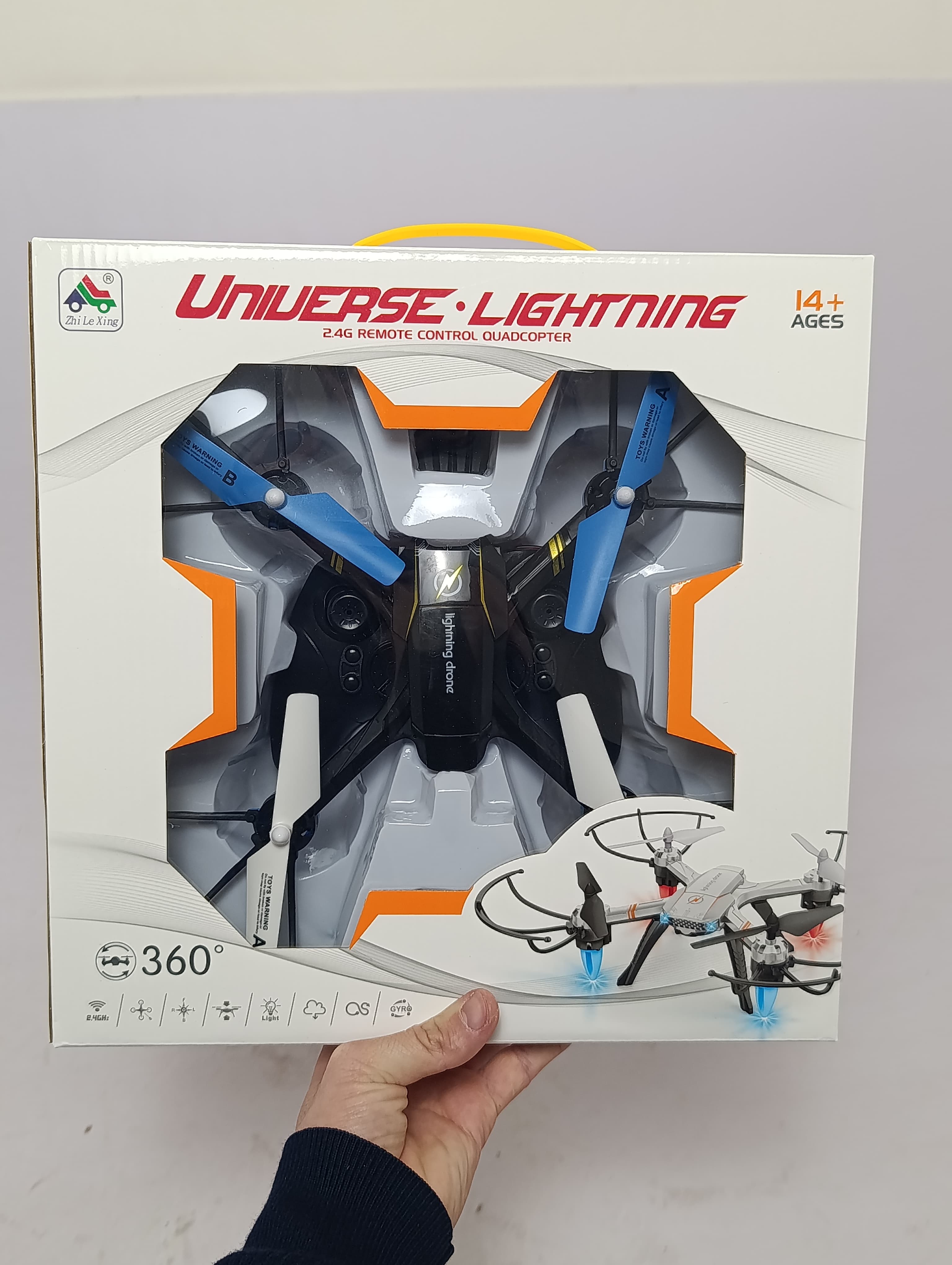 Квадрокоптер с удержанием высоты Universe Lightning и пультом-рукояткой для детей