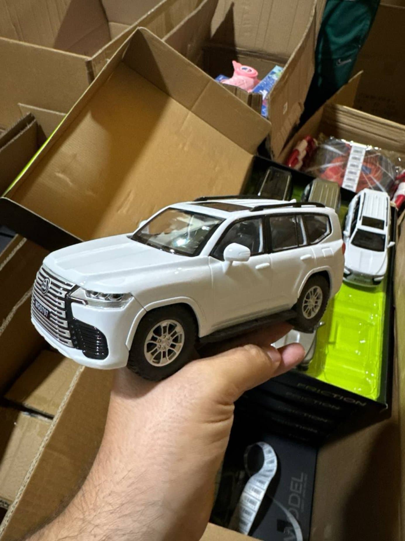 Пластиковая инерционная машина Lexus LX, Модель внедорожника с открывающимися дверьми, Подарок мальчику