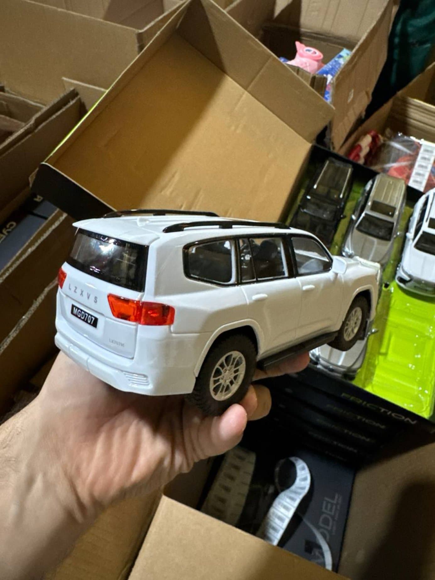 Пластиковая инерционная машина Lexus LX, Модель внедорожника с открывающимися дверьми, Подарок мальчику — фото 2