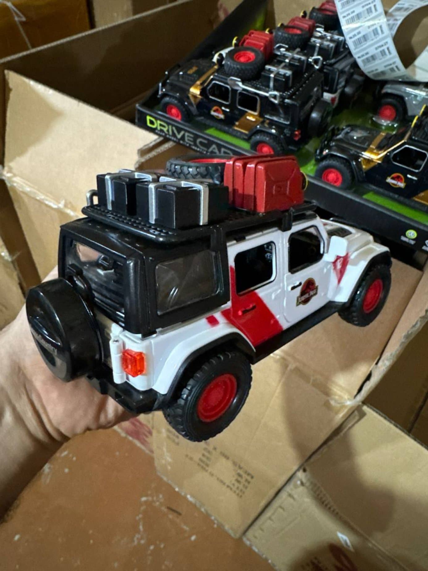 Машина Jeep Wrangler Юрский период, детский коллекционный джип внедорожник — фото 7