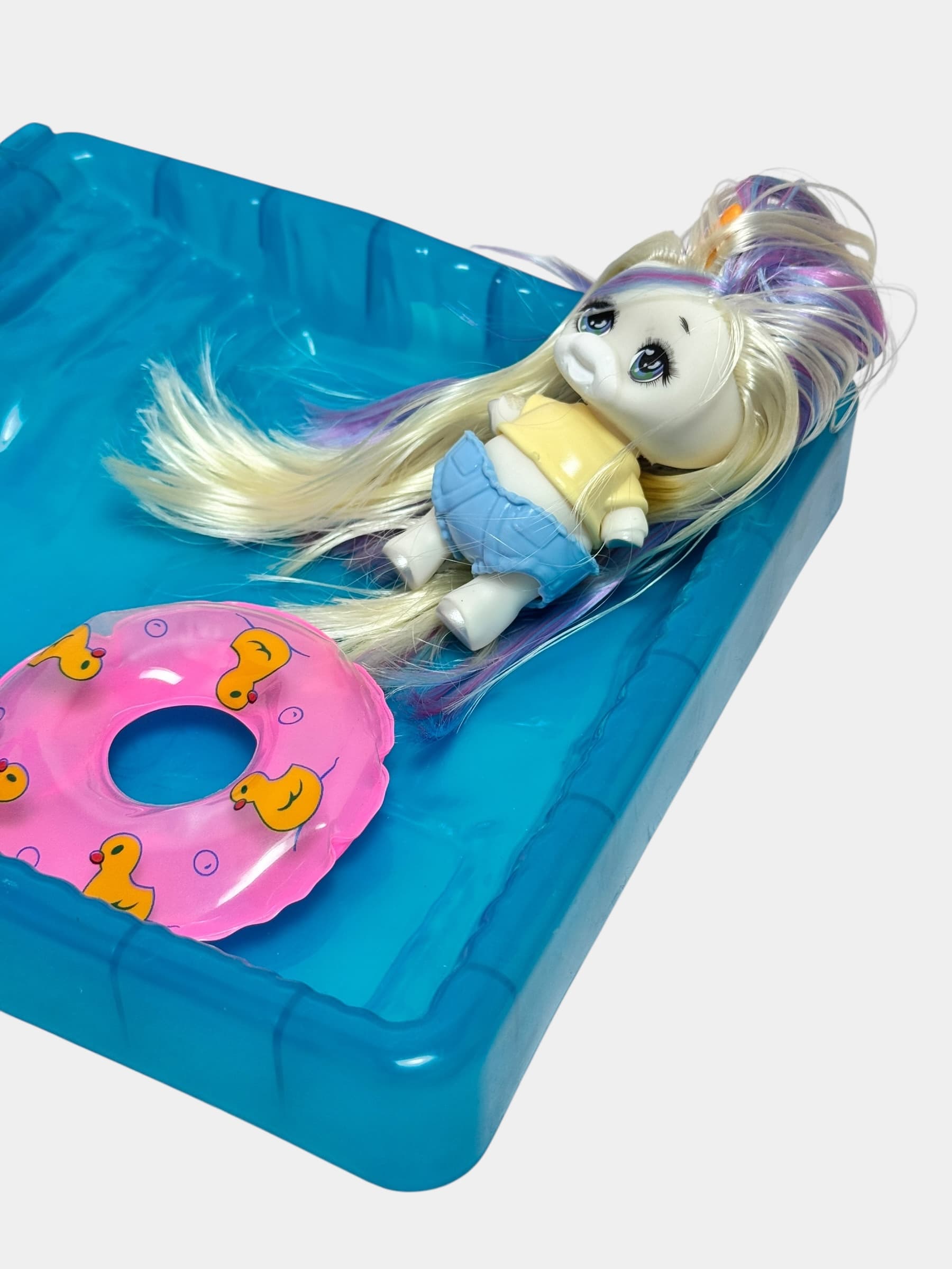 Игровой набор Пони Poopsie с бассейном в чемоданчике для девочек — фото 3